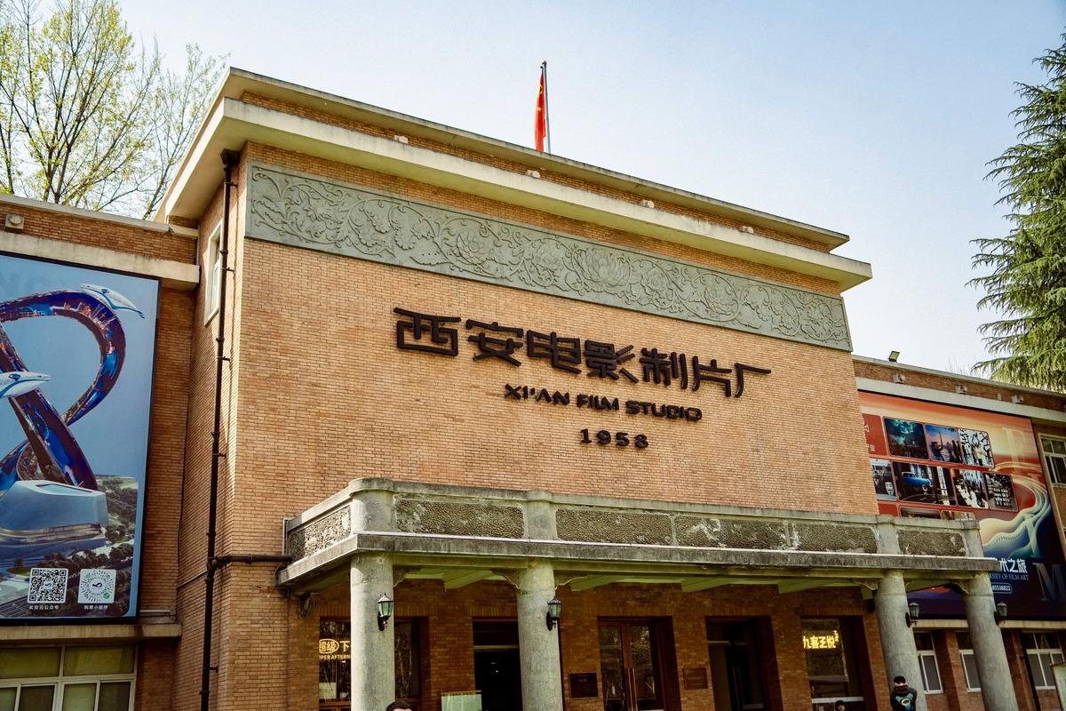 2828影院tv版的相关介绍