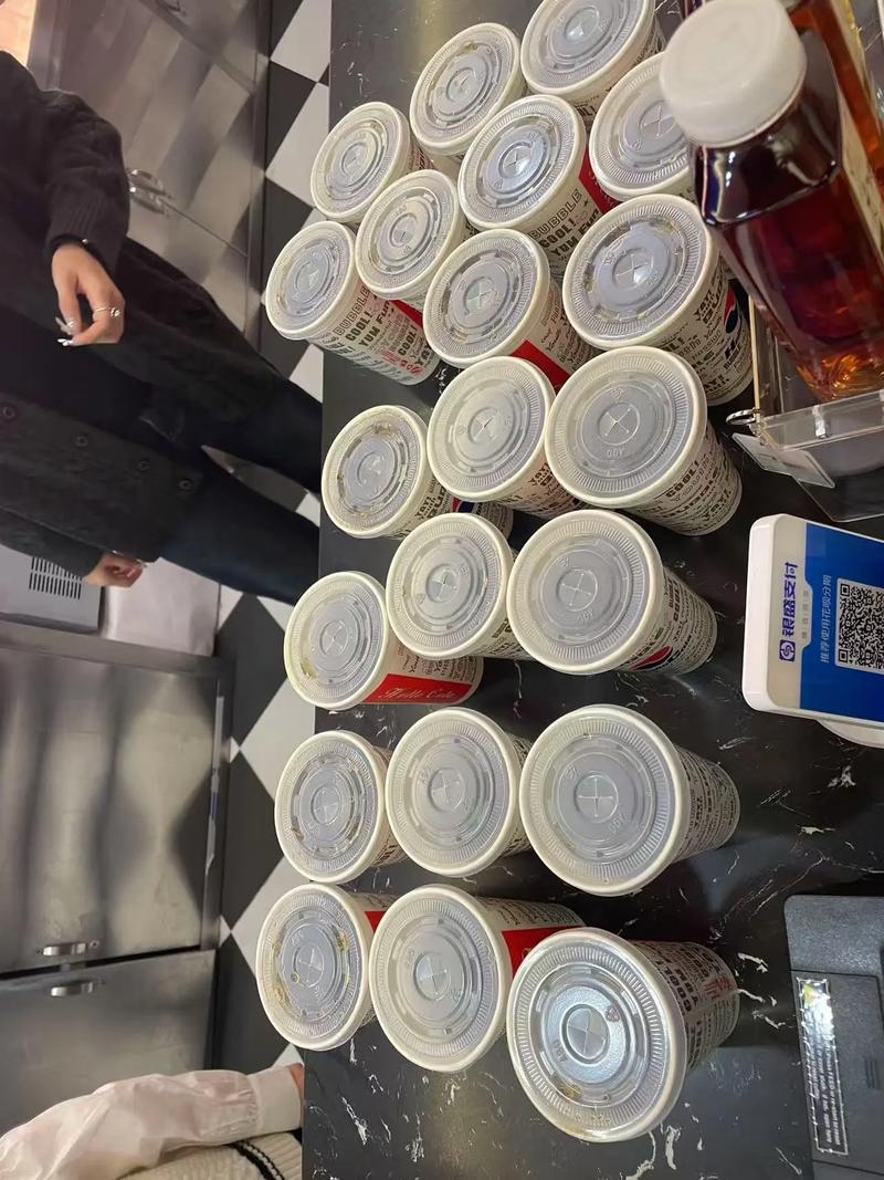 一边摸一的相关介绍