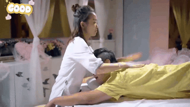 操老师美女的相关介绍