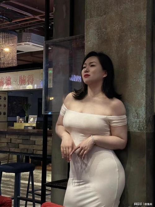 极品美女被爆操出白浆的相关介绍