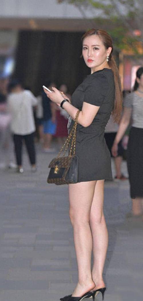 蜜臀久久99精品久的相关介绍