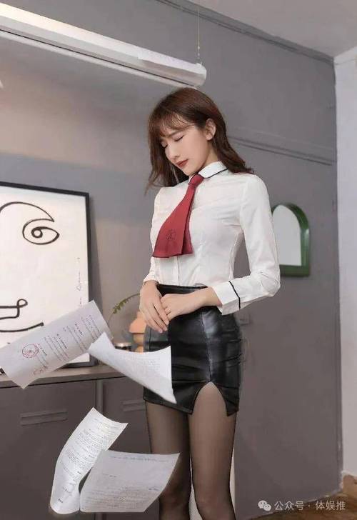 深夜女秘书的相关介绍