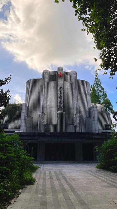 年上高h调教的相关介绍