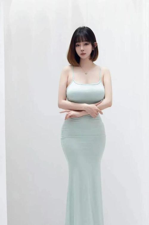 美女老师被爆操视频的相关介绍